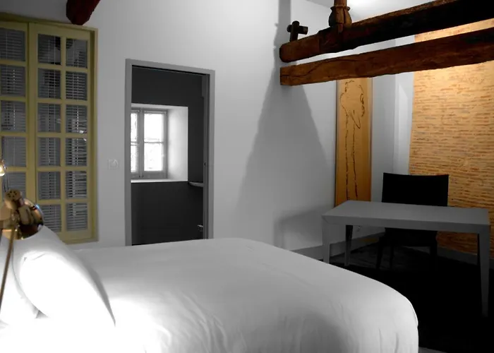 Les Demeures De Valette Hotel